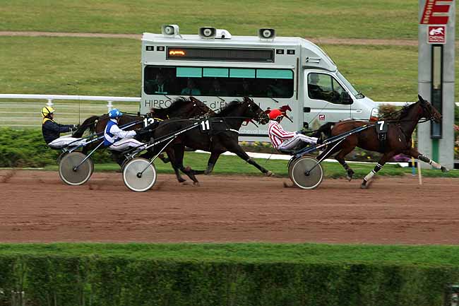 Arrivée quinté pmu PRIX DU CHATEAU D'EAU à ENGHIEN