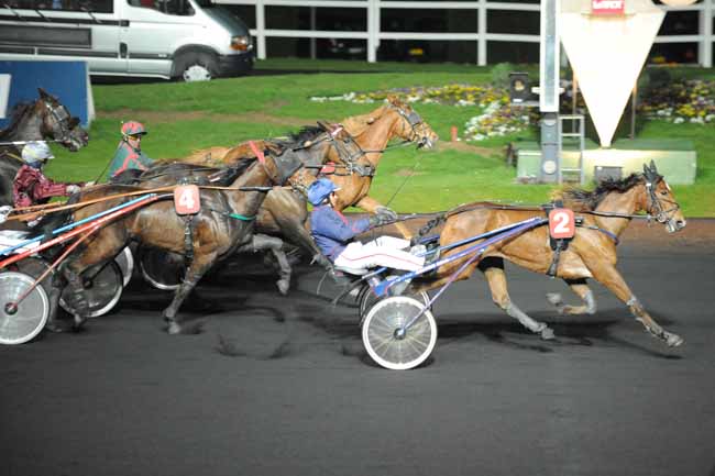 Arrivée quinté pmu PRIX IZAR à PARIS-VINCENNES