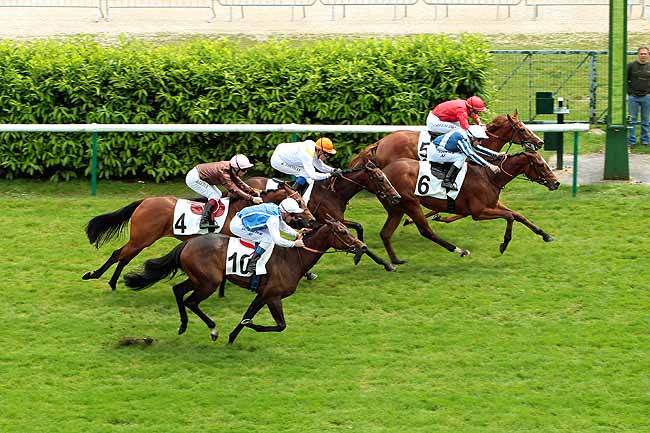 Arrivée quinté pmu PRIX DE LA REINE BLANCHE à CHANTILLY