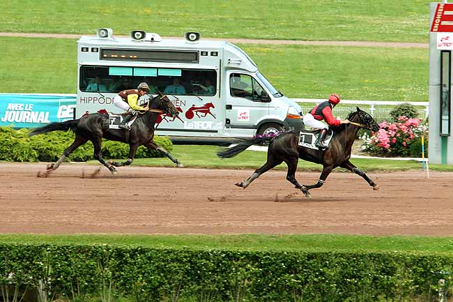 Arrivée quinté pmu PRIX DE LA PLACE VENDOME à ENGHIEN