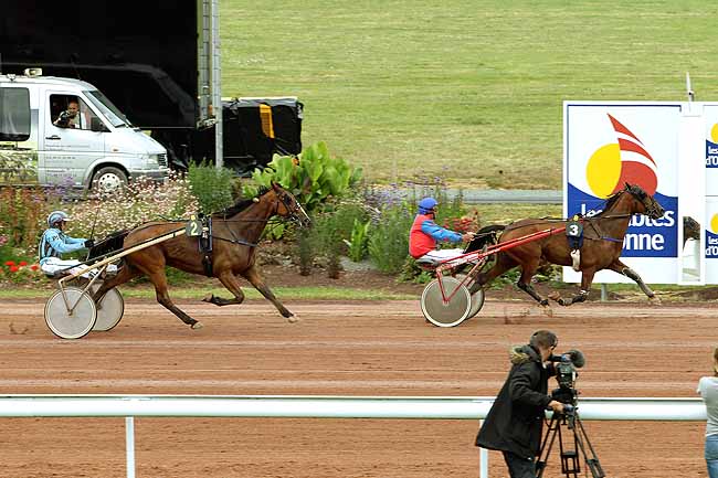 Arrivée quinté pmu PRIX DE LA VILLE DE TALMONT-SAINT-HILAIRE à LES SABLES D'OLONNE