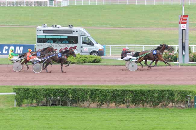 Arrivée quinté pmu PRIX DE BANDOL à ENGHIEN