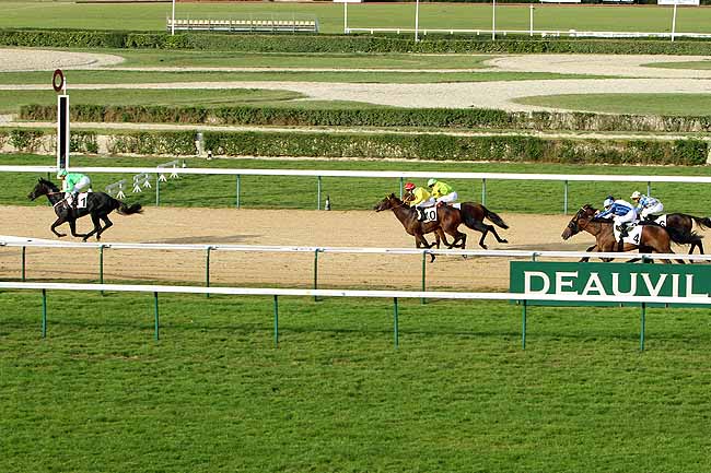 Arrivée quinté pmu PRIX DE VALMONT à DEAUVILLE