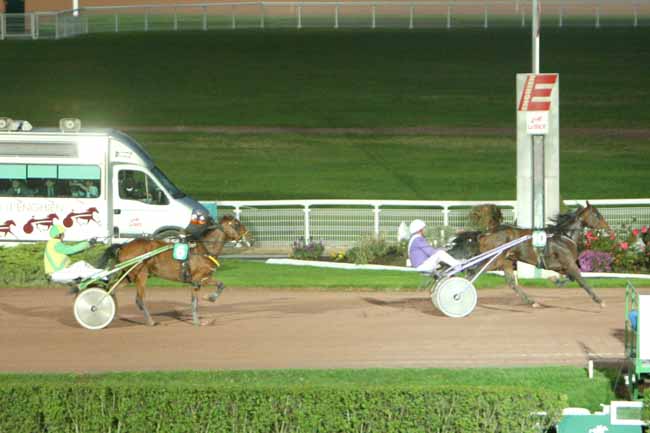 Arrivée quinté pmu PRIX DE LA PORTE DE LA CHAPELLE à ENGHIEN