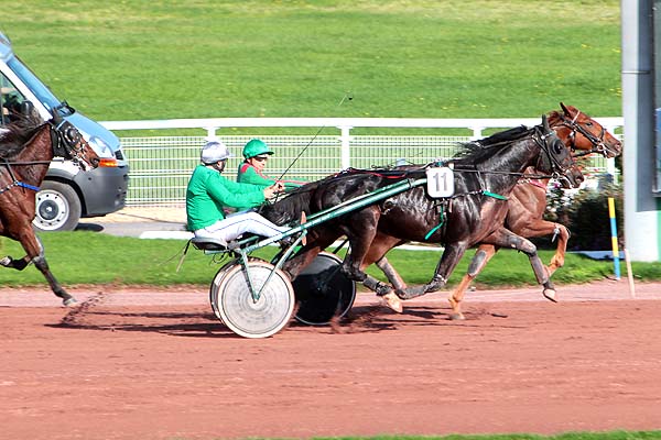Arrivée quinté pmu PRIX DES PYRAMIDES à ENGHIEN