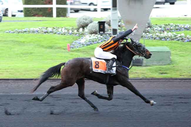 Arrivée quinté pmu PRIX URGENT à PARIS-VINCENNES