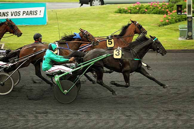 Arrivée quinté pmu PRIX DU CREPUSCULE à PARIS-VINCENNES