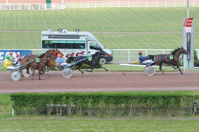 Arrivée quinté pmu PRIX DE LA VIENNE (GR B) à ENGHIEN