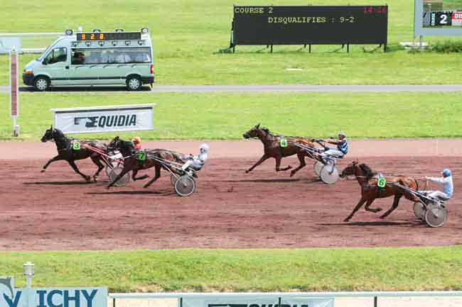 Arrivée quinté pmu PRIX D'HAUTERIVE à VICHY