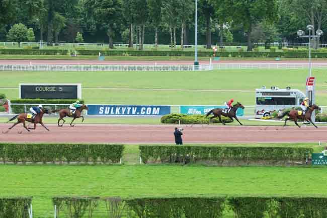 Arrivée quinté pmu PRIX DE LA PLACE BALARD à ENGHIEN
