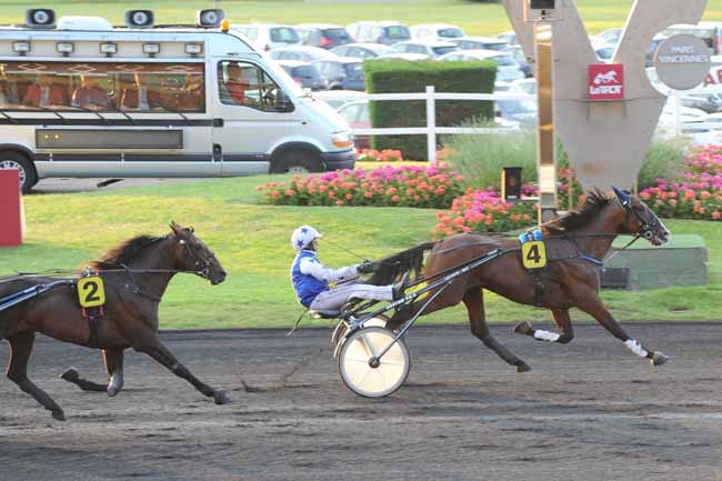 Arrivée quinté pmu PRIX URANIA à PARIS-VINCENNES