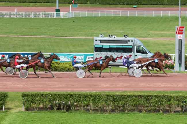 Arrivée quinté pmu PRIX DE LA PLACE DES ALPES à ENGHIEN
