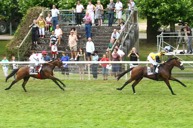 Arrivée quinté pmu PRIX DE LA VILLE DE BELLERIVE-SUR-ALLIER - PRIX DE LA VILLE DE VICHY à VICHY