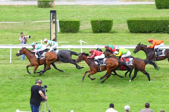 Arrivée quinté pmu PRIX DU CHEMIN DU MARAIS à CLAIREFONTAINE