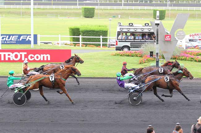 Arrivée quinté pmu PRIX DE NEUILLY à PARIS-VINCENNES