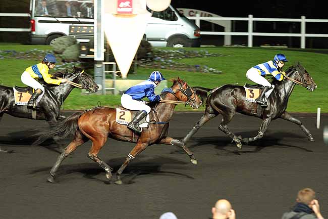 Arrivée quinté pmu PRIX ATHAMANTIS à PARIS-VINCENNES