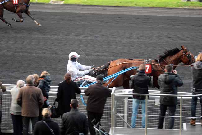 Arrivée quinté pmu PRIX DE COLOMBES à PARIS-VINCENNES