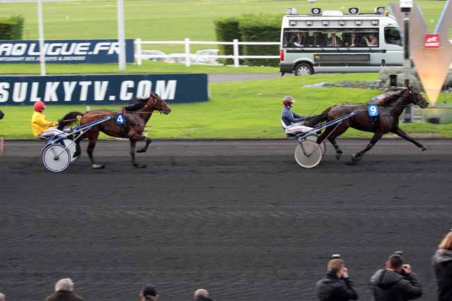 Arrivée quinté pmu PRIX DE CASTELSARRASIN à PARIS-VINCENNES