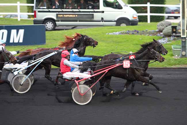 Arrivée quinté pmu PRIX DE QUINCY-SOUS-SENART à PARIS-VINCENNES
