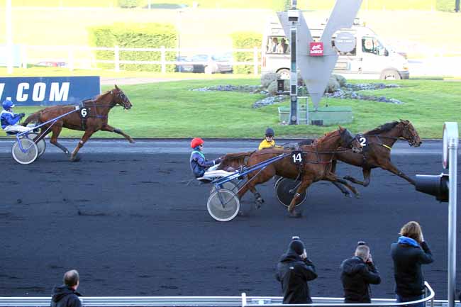 Arrivée quinté pmu PRIX DE SAVERNE à PARIS-VINCENNES