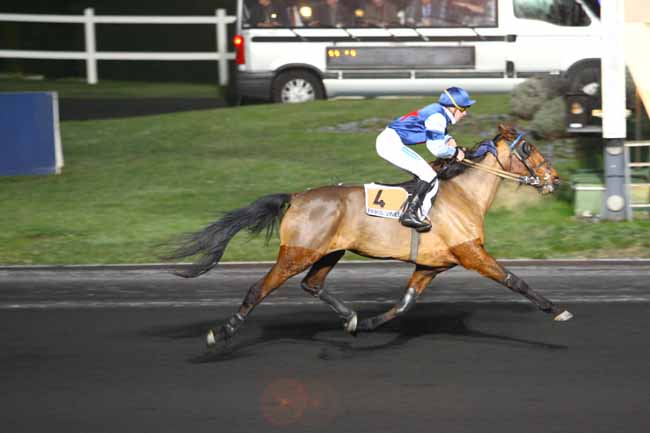 Arrivée quinté pmu PRIX MENKALINAN à PARIS-VINCENNES
