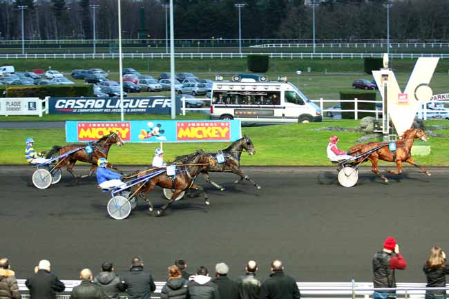 Arrivée quinté pmu PRIX DE VIC-FEZENSAC à PARIS-VINCENNES