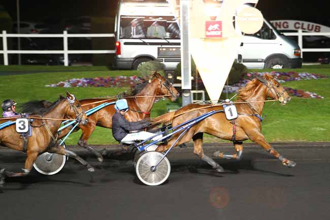 Arrivée quinté pmu PRIX DE LA FANFARE DE LA CAVALERIE - PRIX AEMILIA à PARIS-VINCENNES