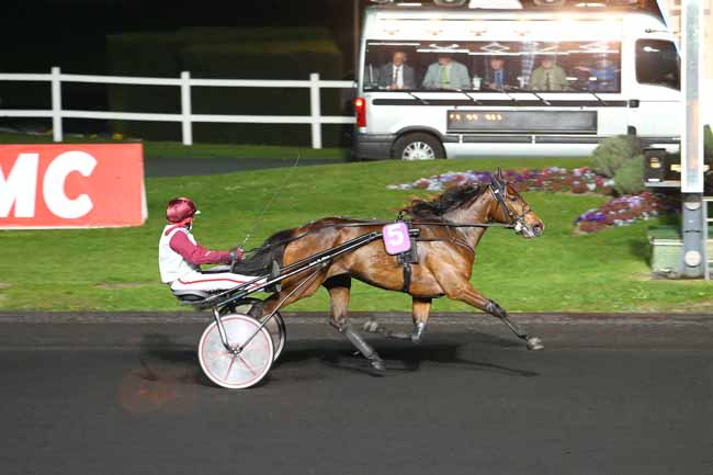 Arrivée quinté pmu PRIX DU QUARTIER CARNOT - PRIX IDUNNA à PARIS-VINCENNES