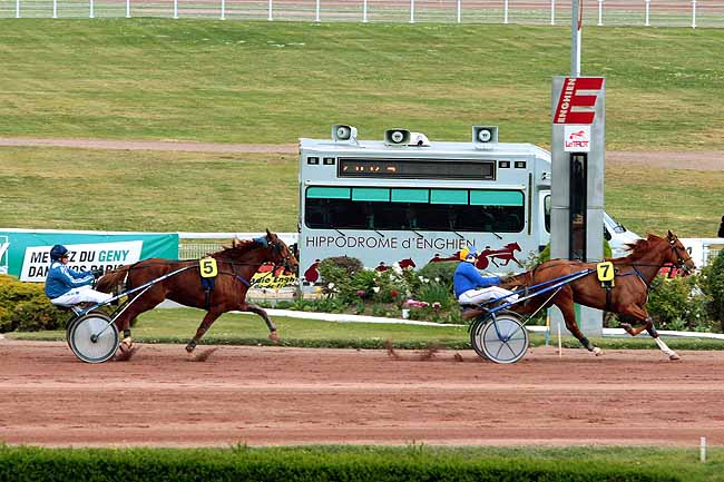 Arrivée quinté pmu PRIX VILLE D'EAUBONNE - PRIX DE LONS-LE-SAUNIER à ENGHIEN