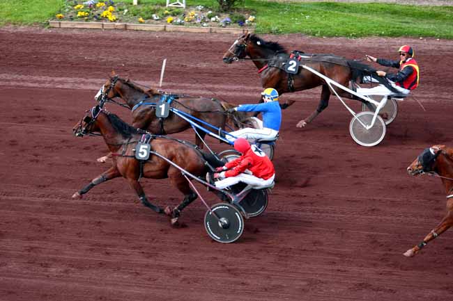 Arrivée quinté pmu GRAND PRIX DU CENTRE-EST à LYON LA SOIE