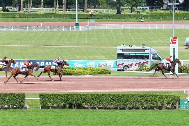 Arrivée quinté pmu PRIX DE LA PLACE BALARD à ENGHIEN