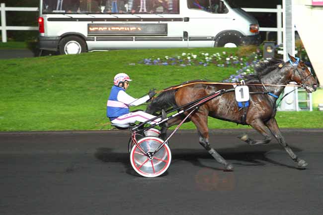 Photo d'arrivée de la course pmu PRIX GALLEA à PARIS-VINCENNES le Vendredi 30 octobre 2015