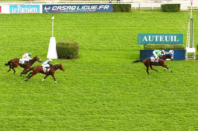 Photo d'arrivée de la course pmu PRIX CACAO à AUTEUIL le Samedi 7 novembre 2015