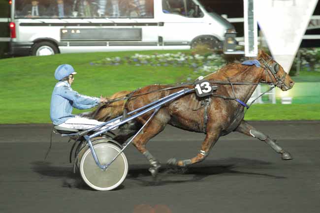 Photo d'arrivée de la course pmu PRIX DYNAMENE à PARIS-VINCENNES le Mardi 17 novembre 2015