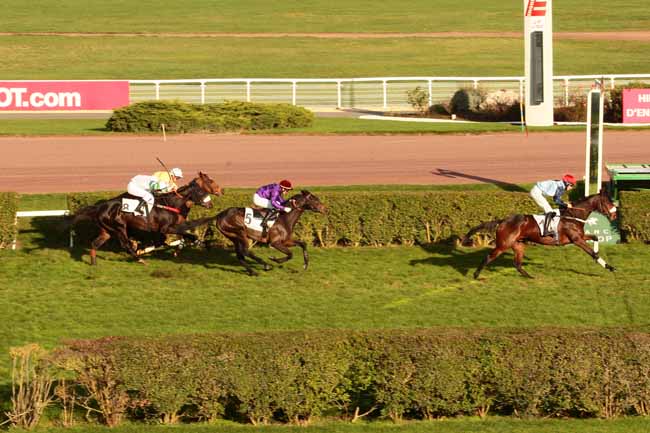 Photo d'arrivée de la course pmu PRIX GENERAL DE SAINT-DIDIER à ENGHIEN le Lundi 23 novembre 2015