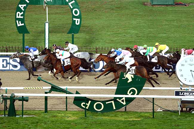 Photo d'arrivée de la course pmu PRIX BAILLAMONT à CHANTILLY le Mardi 24 novembre 2015