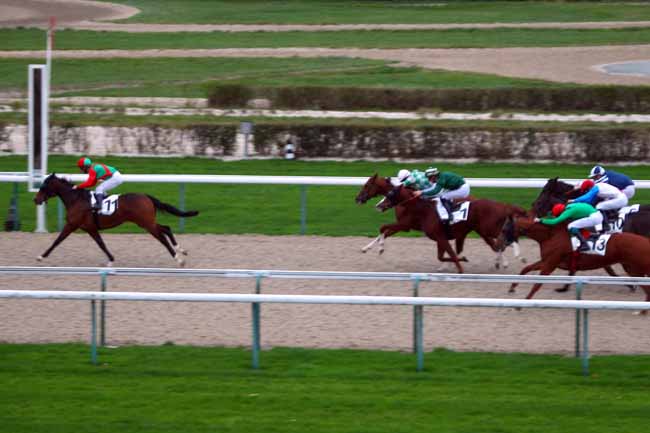 Photo d'arrivée de la course pmu PRIX DES VALBASSES à DEAUVILLE le Lundi 30 novembre 2015