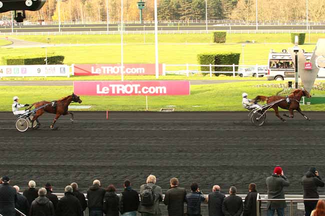 Photo d'arrivée de la course pmu PRIX DE MELUN à PARIS-VINCENNES le Samedi 5 décembre 2015