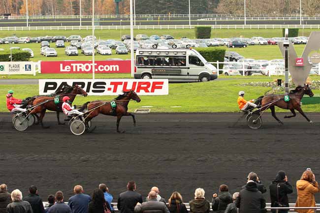 Photo d'arrivée de la course pmu PRIX DE L'EURE à PARIS-VINCENNES le Dimanche 6 décembre 2015