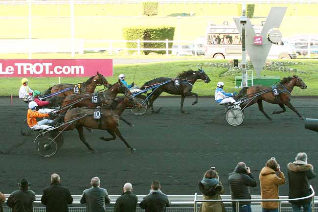 Photo d'arrivée de la course pmu PRIX DE CRAON à PARIS-VINCENNES le Mardi 29 décembre 2015