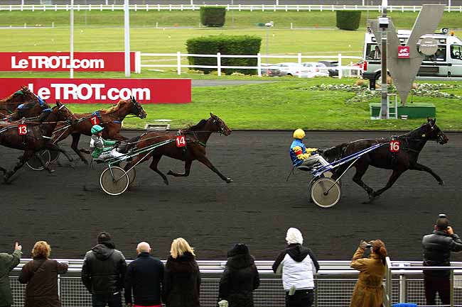 Photo d'arrivée de la course pmu PRIX DE CORDEMAIS à PARIS-VINCENNES le Mardi 5 janvier 2016