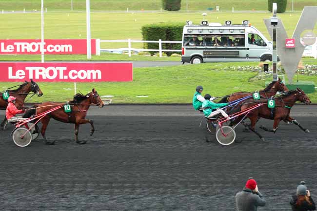 Photo d'arrivée de la course pmu PRIX DE LIGNIERES à PARIS-VINCENNES le Jeudi 7 janvier 2016