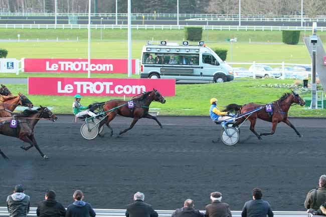 Photo d'arrivée de la course pmu PRIX DE MAISONS-ALFORT à PARIS-VINCENNES le Samedi 9 janvier 2016