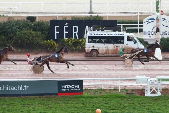 Photo d'arrivée de la course pmu PRIX PIERRE BOCQUET à CAGNES-SUR-MER le Jeudi 14 janvier 2016