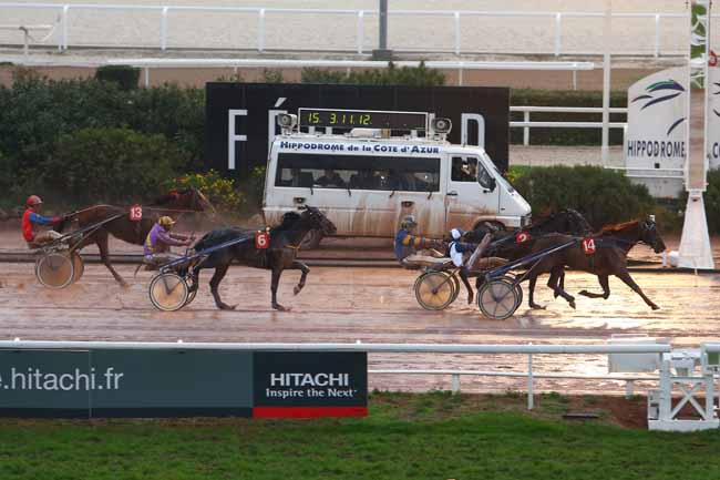 Photo d'arrivée de la course pmu PRIX KAIZER SOZE à CAGNES-SUR-MER le Jeudi 14 janvier 2016