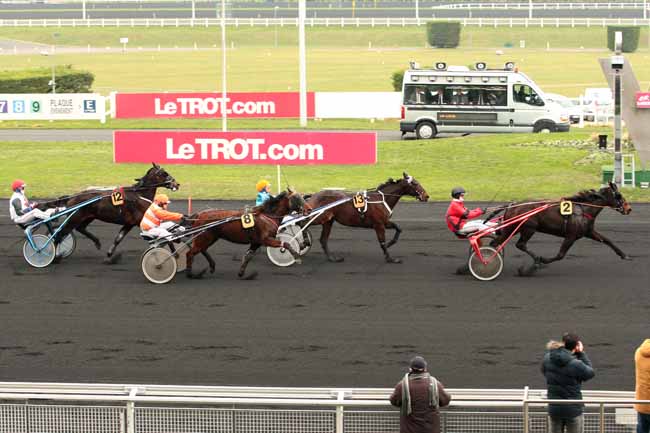 Photo d'arrivée de la course pmu PRIX DE SAINT-POL à PARIS-VINCENNES le Vendredi 22 janvier 2016