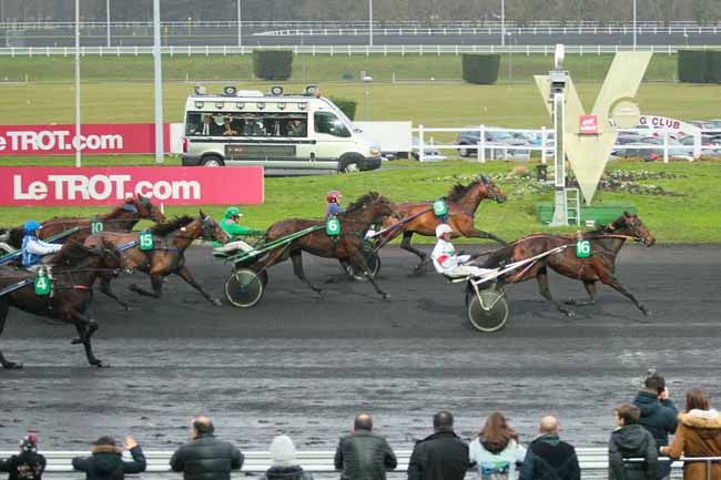 Photo d'arrivée de la course pmu PRIX DE GRANVILLE à PARIS-VINCENNES le Samedi 23 janvier 2016