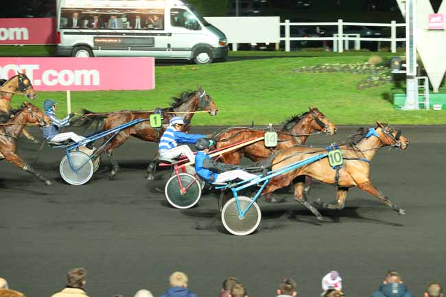 Photo d'arrivée de la course pmu PRIX D'ARGENCES à PARIS-VINCENNES le Dimanche 24 janvier 2016