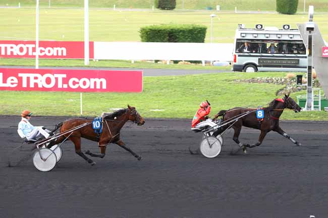 Photo d'arrivée de la course pmu PRIX DE LAMBALLE à PARIS-VINCENNES le Mardi 26 janvier 2016