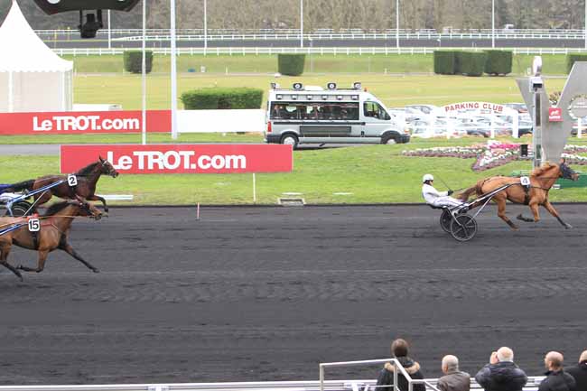 Photo d'arrivée de la course pmu PRIX DE YONKERS RACEWAY à PARIS-VINCENNES le Jeudi 28 janvier 2016